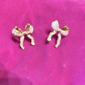 Elegant Gold Bow Earrings